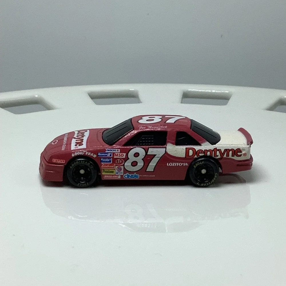 1/24 Racing Champions 1991 ‎ #87 Joe Nemechek Dentyne Chevy Lumina - LOOSE - Picture 2 of 7